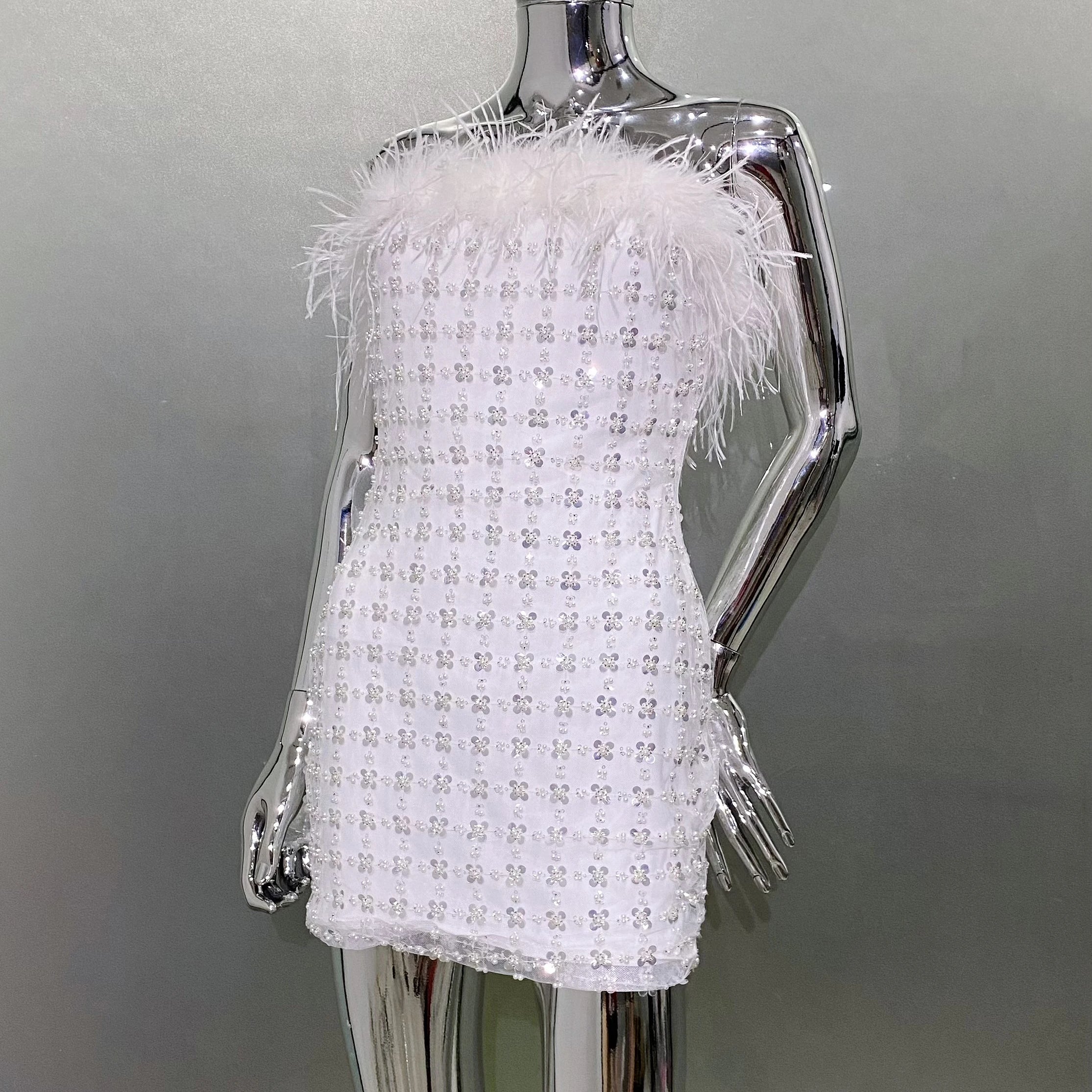 2024 New Luxury Feather Sequins Beading White Strapless Mini Dress Celebrity Birthday Party Evening Dress Wedding Party outfit