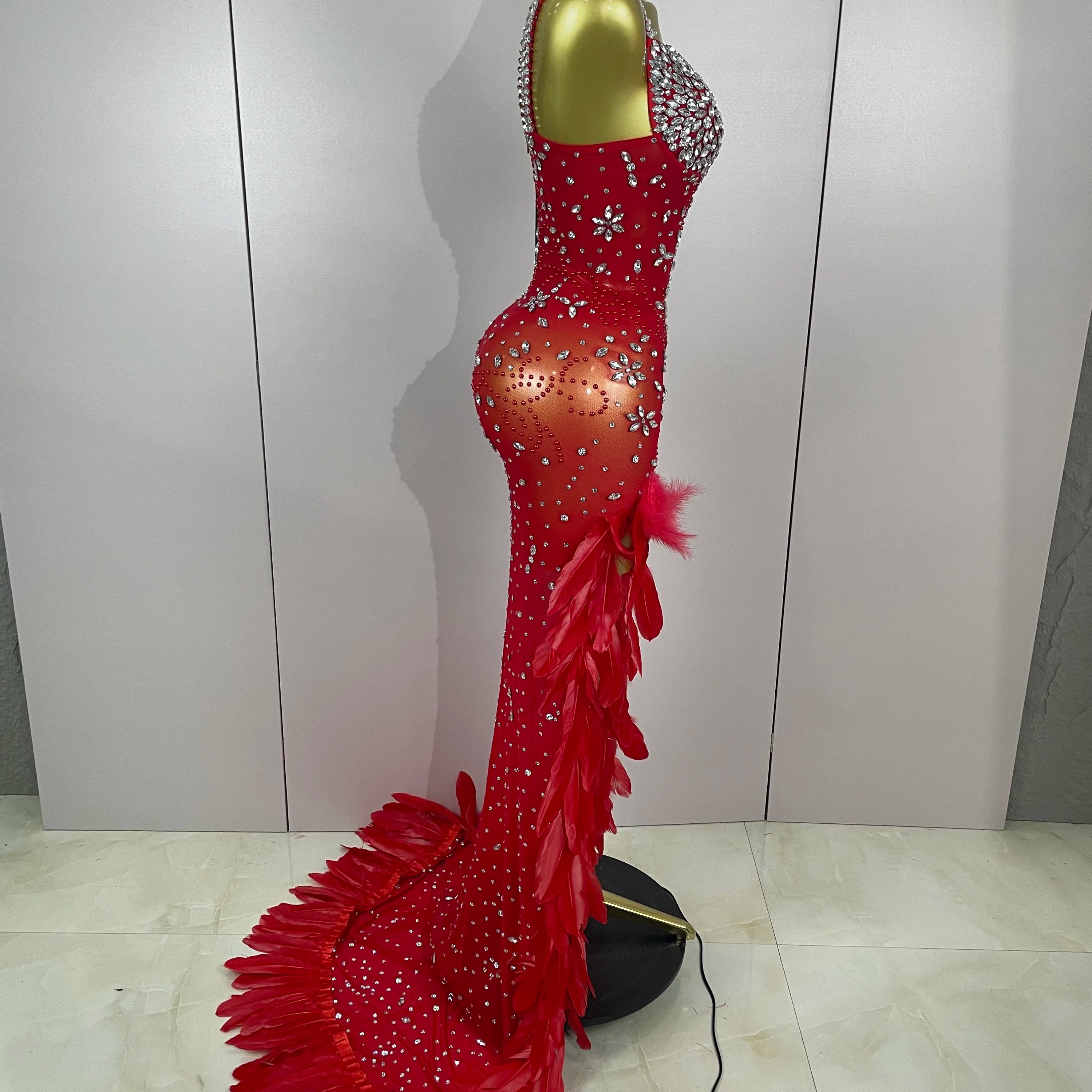 2025New Exquisite Feather Red Evening Dress Women Sparkle Rhinestones Sexy High Slit Birthday Celebrate Stage Photoshoot Costume