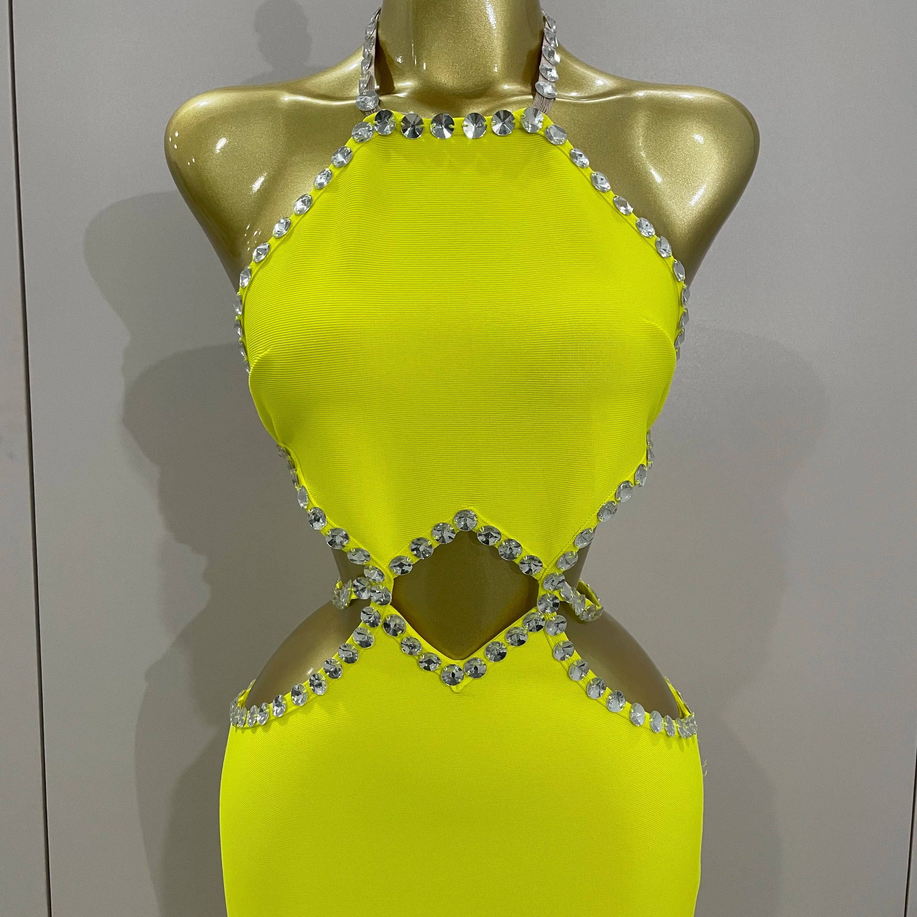 Luxury Sexy Backless Halter Beading Maxi Long Lemon Yellow Bandage Dress 2025 Women Elegant Evening Club Birthday Party Dress