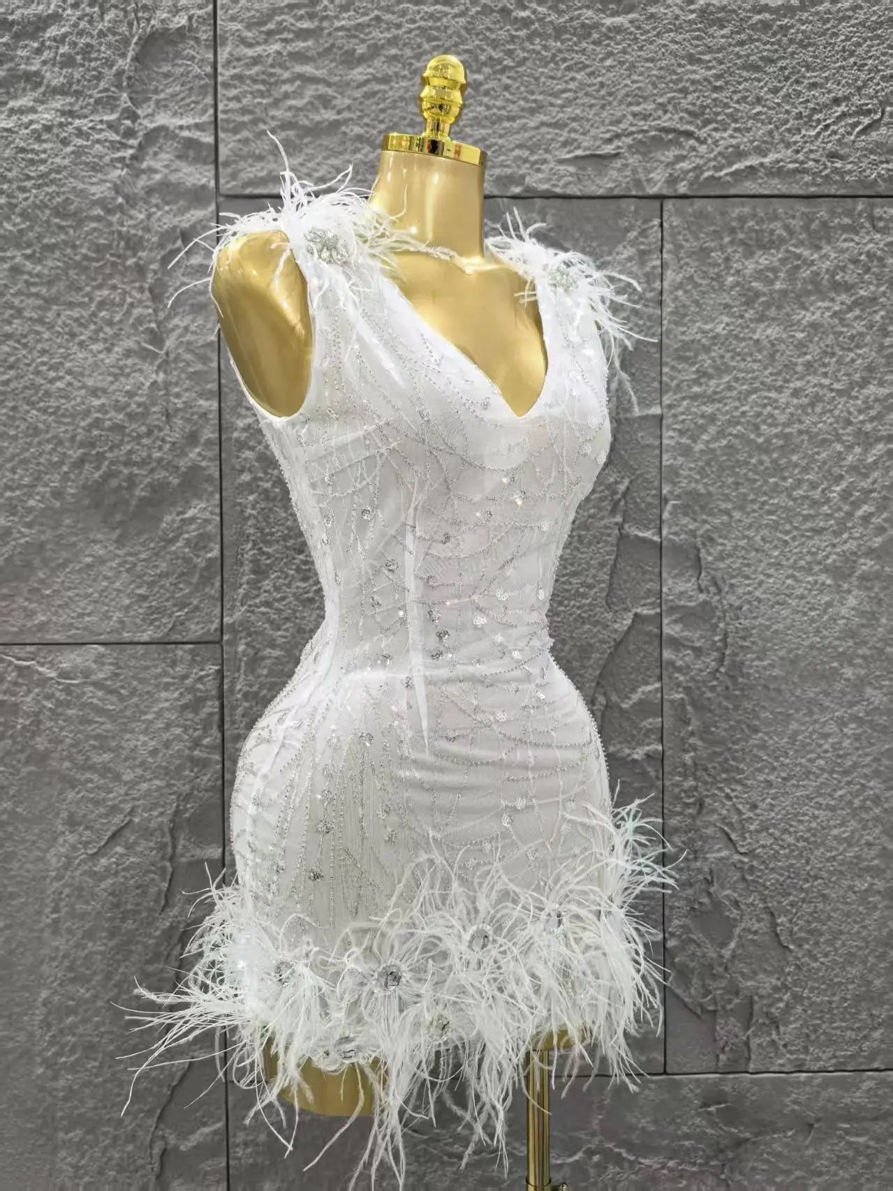 White Color Women Sleeveless Sexy V-Neck Bodycon Mini Dress Feathers Celebrate Birthday Party Cocktail Outfit Wholesale