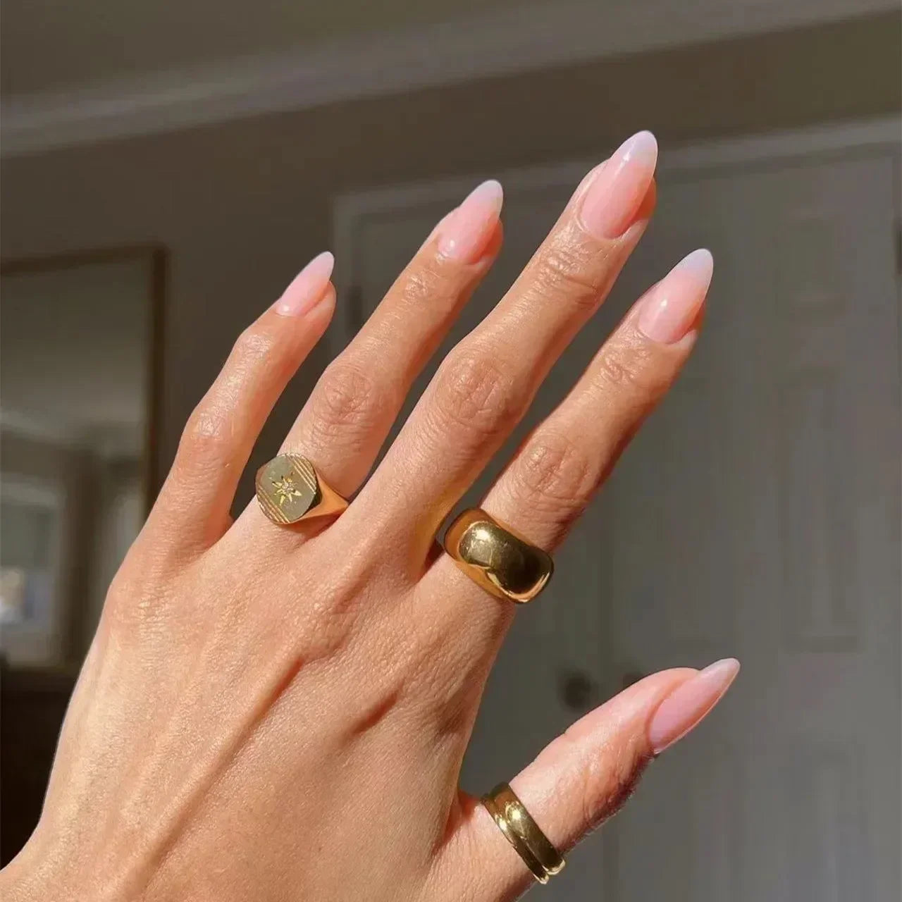 24Pc False Nails with Glue Almond Black Red Gradient Design Detachable Rhinestone Acrylic Fake Nail Long Stiletto Press on Nails 38