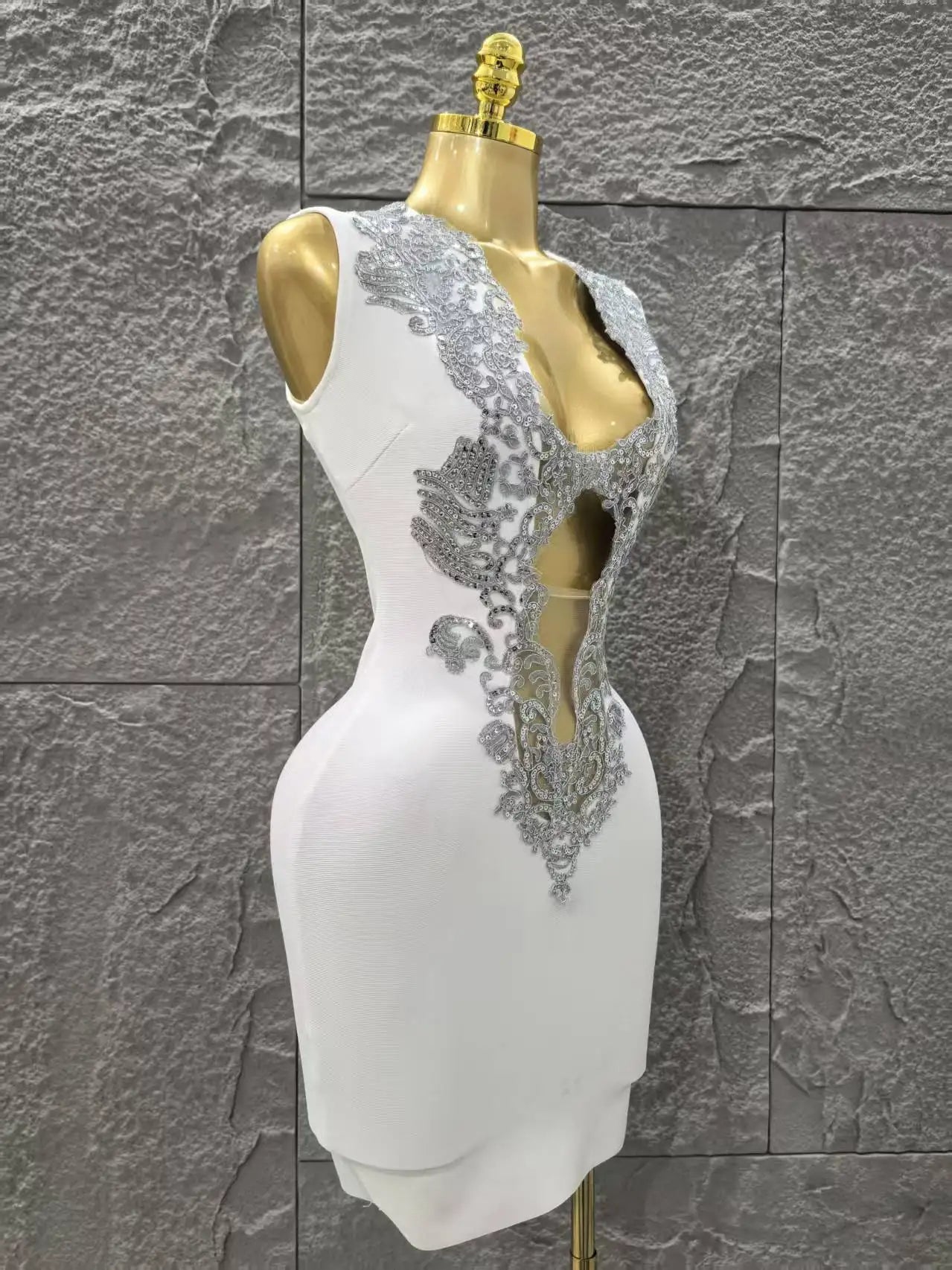 White Color Women Sleeveless Sexy V-Neck Sequins Bodycon Mini Bandage Dress Fashion Celebrate Nightclub Party Birthday Outfit