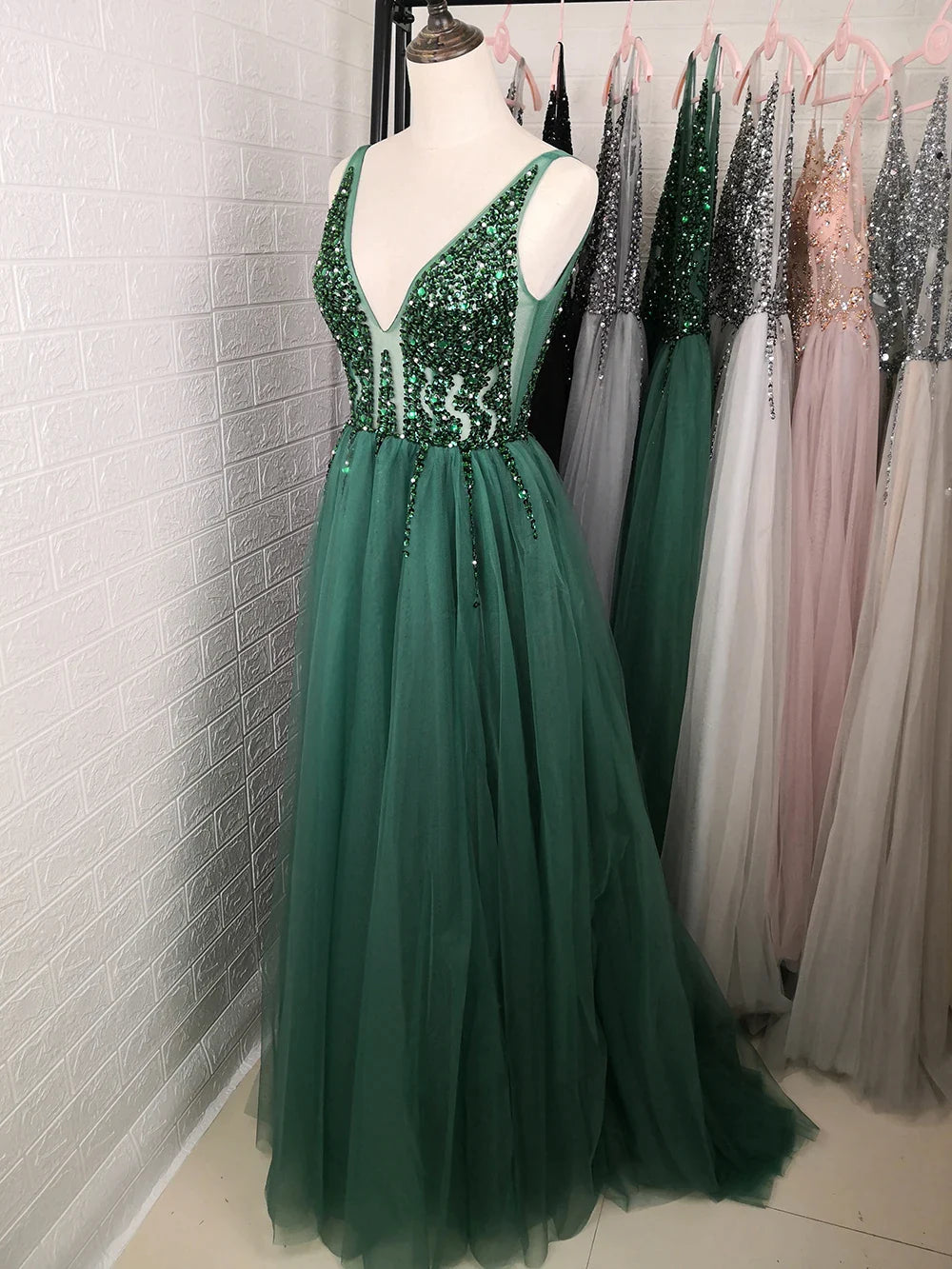 Beading Prom Dresses Long V Neck Light Gray High Split Tulle Sweep Train Sleeveless Evening Gown A-Line Backless Vestido De green