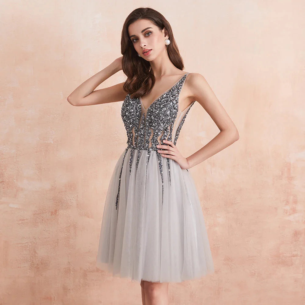 Sparkle Crystal Beaded Short Cocktail Dresses Gray Homecoming Dress Double V-Neck Sexy Shiny Mini Prom Gown robe de cocktail