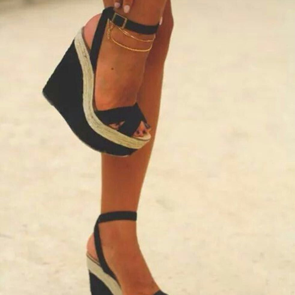 Женщины Сексуальные Сандалии Высокие Каблуки Snakeskin Дамские Модные Туфли Летние Насосы Пряжка Браслет PU Square Toe Женщина Стилетто
