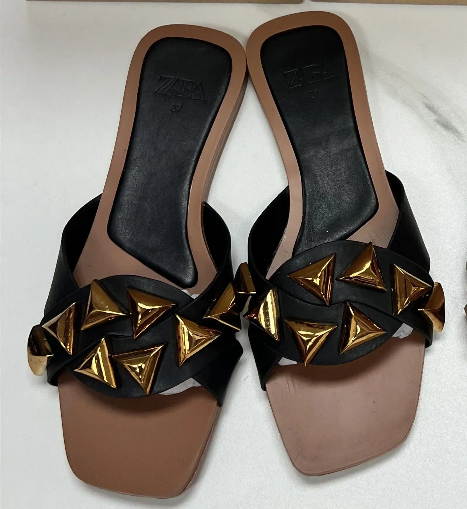 Women Flat Sandals Fashion Rivet Decoration Design Summer Footwear Light Soft Elegant Low Hees Travel Beach Shoes for Lady black